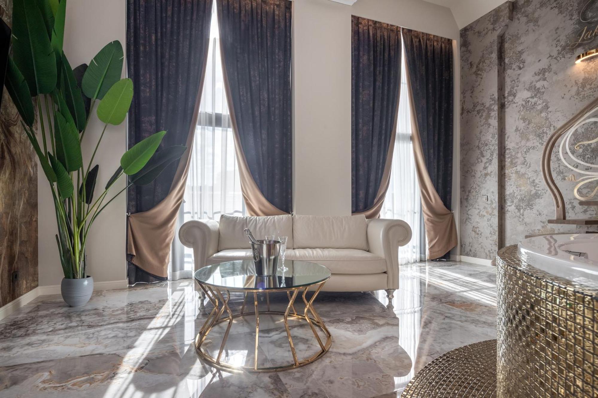 Jacuzzi Exotica Apartment Klaipeda Bagian luar foto